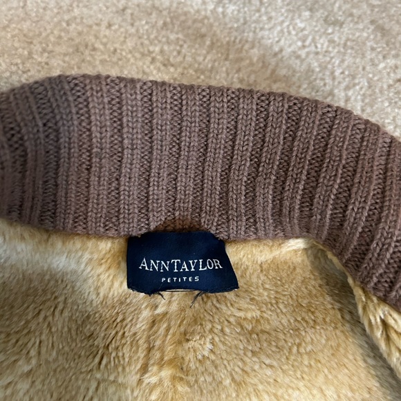 Ann Taylor faux fur lined Brown suede vest - Picture 4 of 5